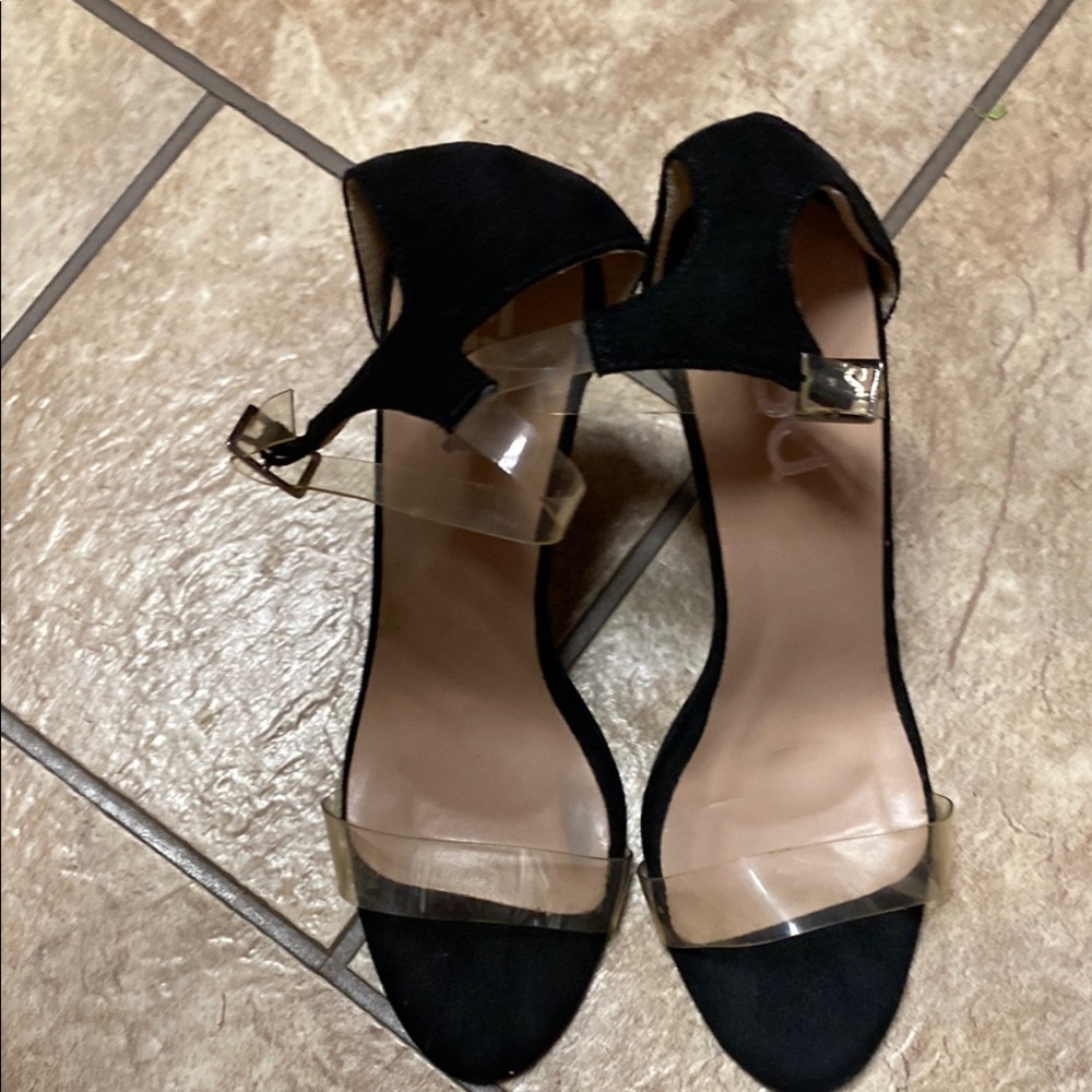 F5J Black Heels Strappy Design